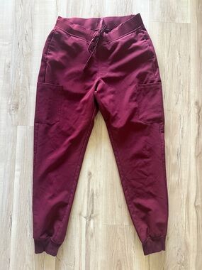 Mandala maroon jogger scrub pants